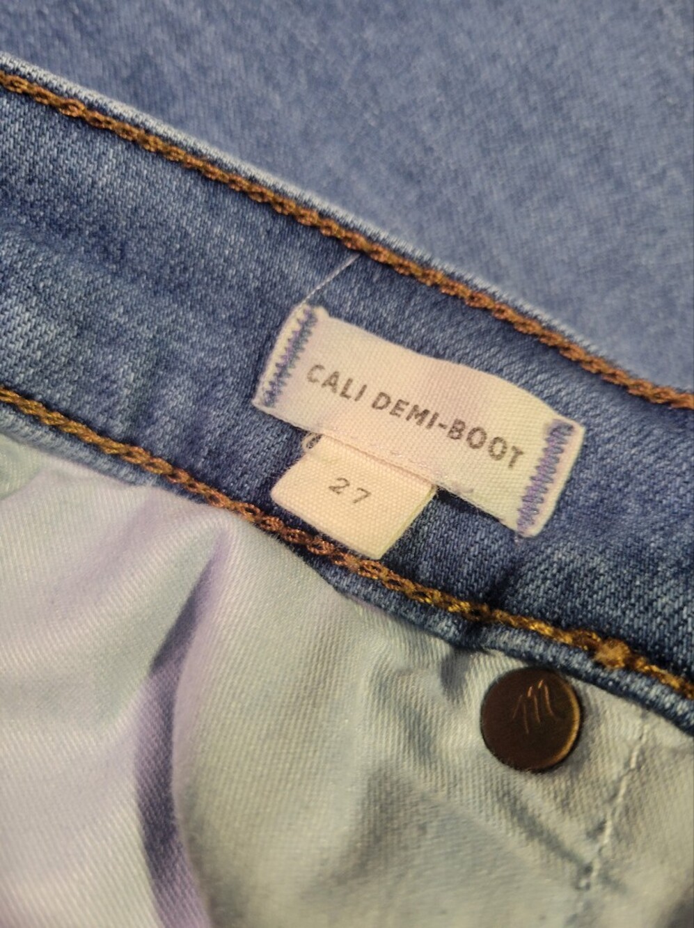 Madewell Cali Demi Boot Jeans in Medium Blue Wash - Picture 4 of 8